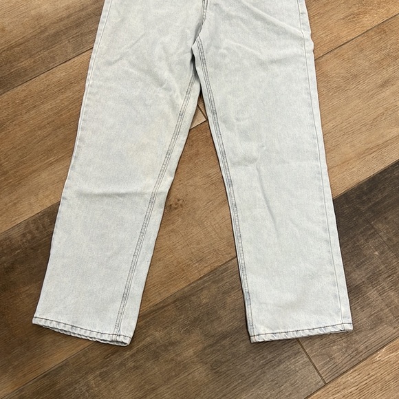 NWT{Forever 21}Sz 25 Cut Out Straight Leg Light Denim Jeans - Picture 7 of 16